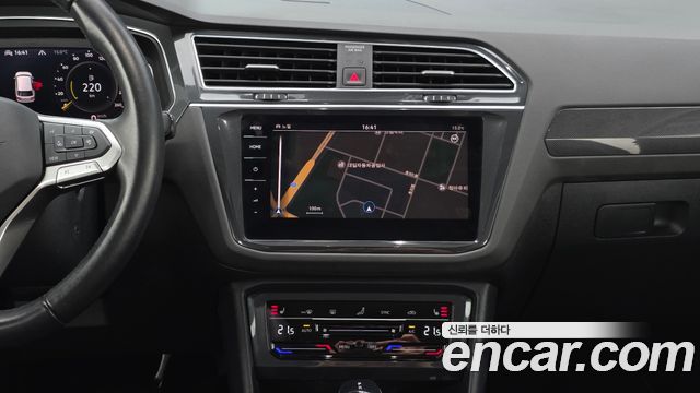 Volkswagen Tiguan 2023 — photo 17