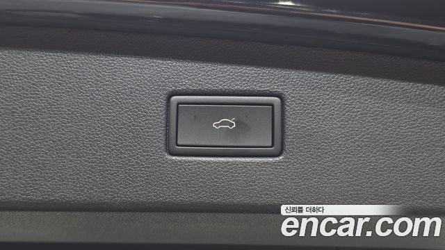 Volkswagen Tiguan 2023 — photo 19