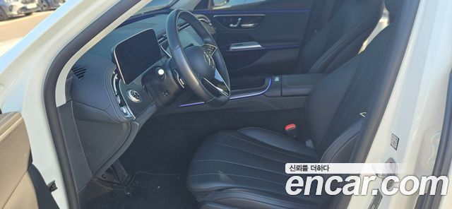 Mercedes-Benz E-Class 2024 — photo 8