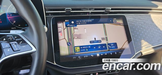 Mercedes-Benz E-Class 2024 — photo 11
