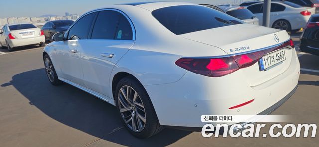 Mercedes-Benz E-Class 2024 — photo 14