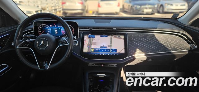 Mercedes-Benz E-Class 2024 — photo 16