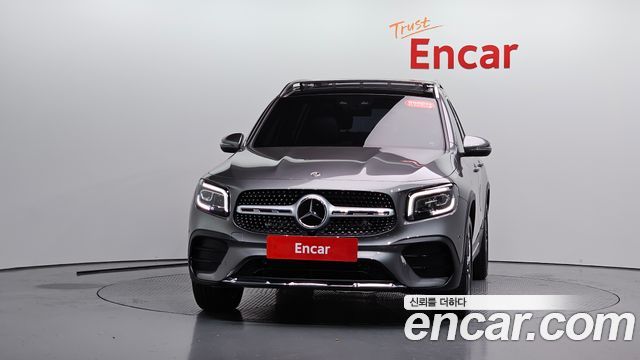 Mercedes-Benz GLB-Class 2023 — photo 3