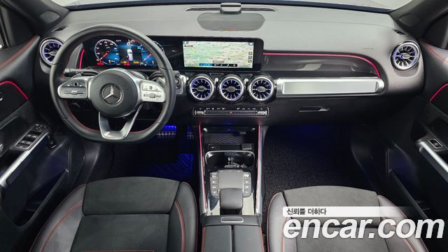 Mercedes-Benz GLB-Class 2023 — photo 10