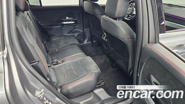 Mercedes-Benz GLB-Class 2023 — photo 18