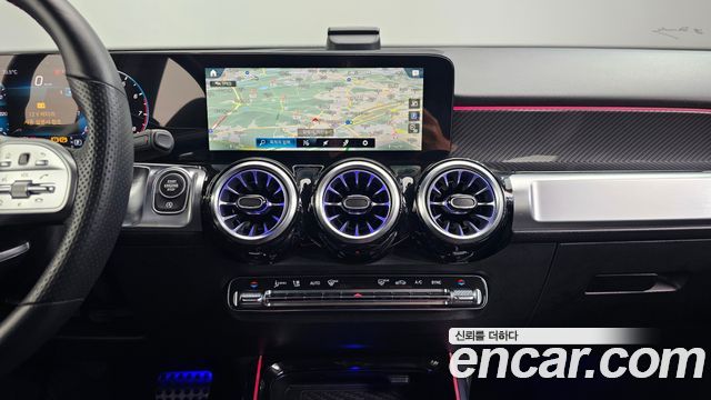 Mercedes-Benz GLB-Class 2023 — photo 19