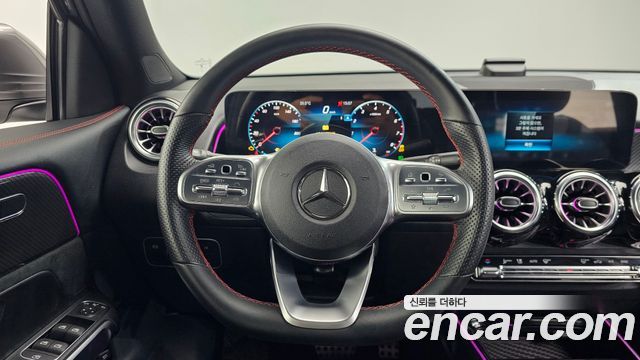 Mercedes-Benz GLB-Class 2023 — photo 20