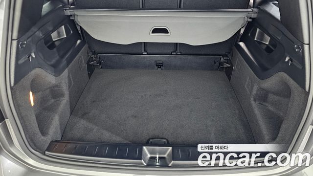 Mercedes-Benz GLB-Class 2023 — photo 25