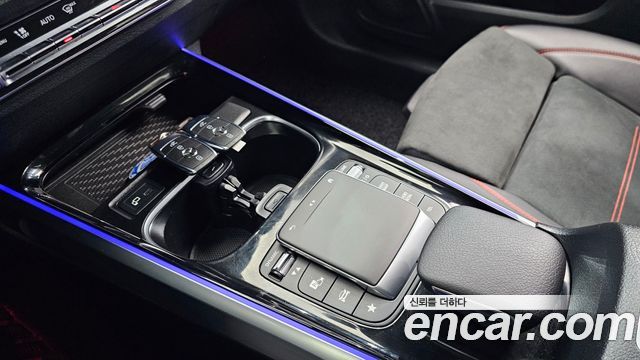 Mercedes-Benz GLB-Class 2023 — photo 26