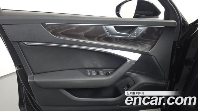 Audi A6 2022 — photo 14