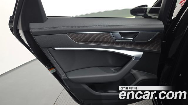 Audi A6 2022 — photo 15