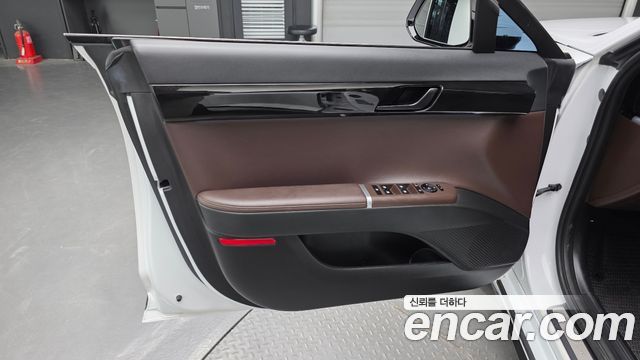 Hyundai Grandeur 2023 — photo 14