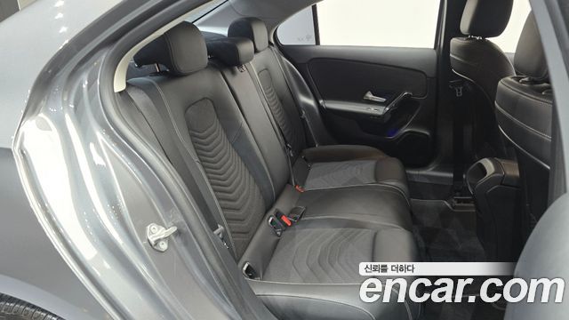 Mercedes-Benz A-Class 2020 — photo 17