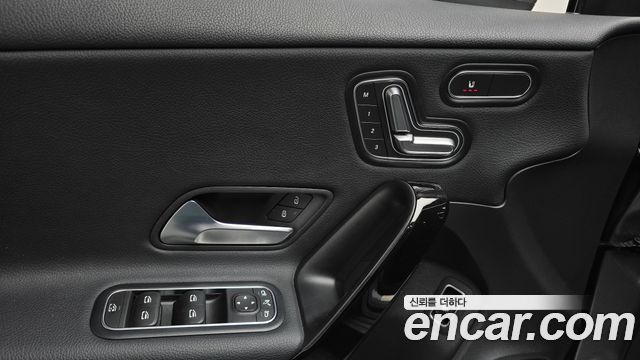 Mercedes-Benz A-Class 2020 — photo 26