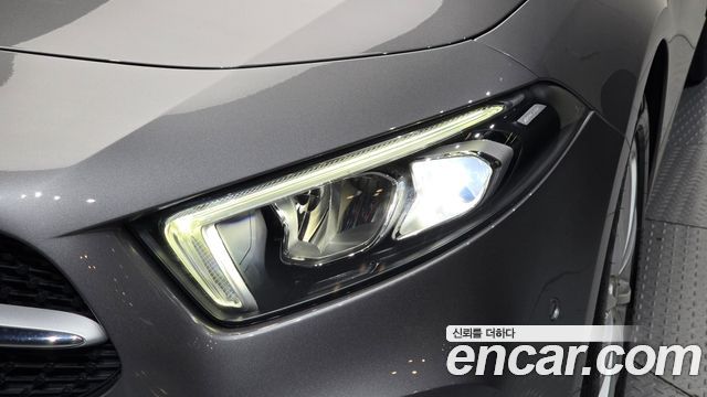 Mercedes-Benz A-Class 2020 — photo 8