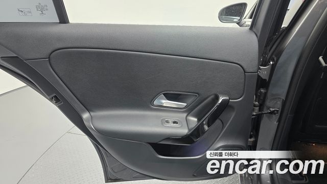 Mercedes-Benz A-Class 2020 — photo 15