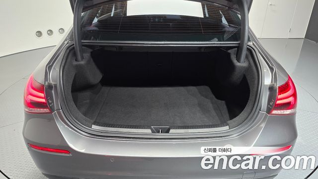 Mercedes-Benz A-Class 2020 — photo 30