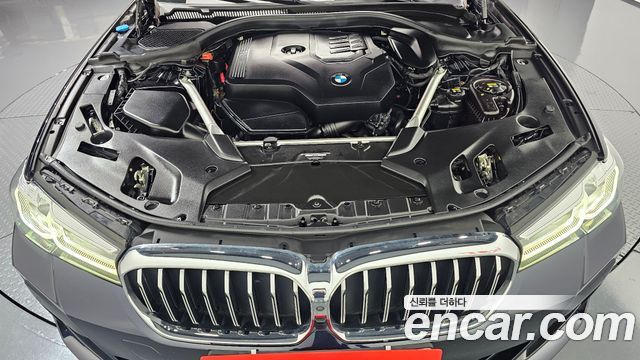 BMW 5-Series 2022 — photo 6