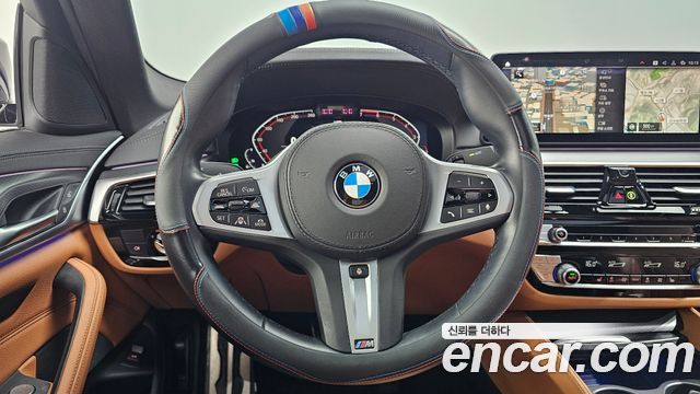 BMW 5-Series 2022 — photo 20