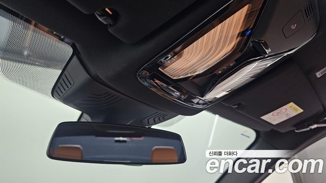 BMW 5-Series 2022 — photo 26
