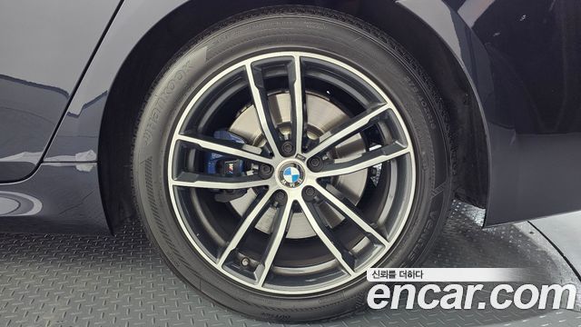 BMW 5-Series 2022 — photo 7