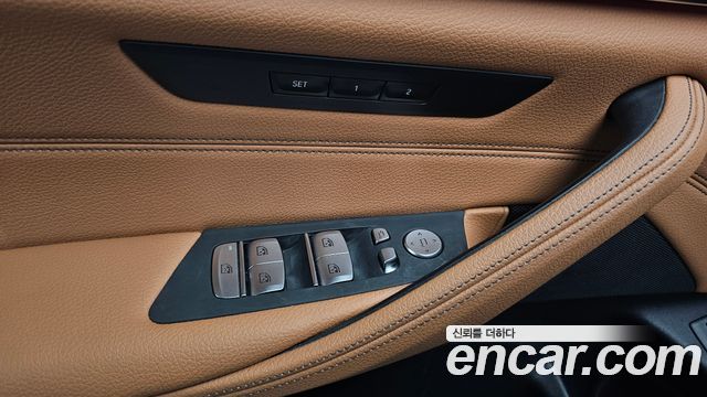 BMW 5-Series 2022 — photo 29