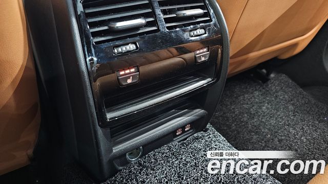 BMW 5-Series 2022 — photo 33
