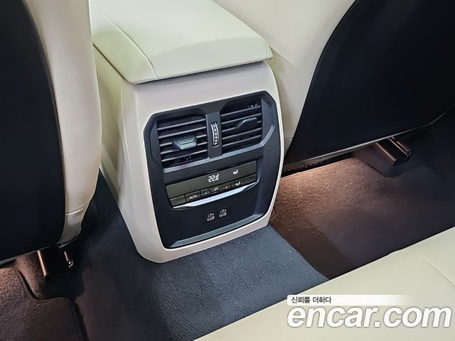 BMW 3-Series 2024 — photo 13