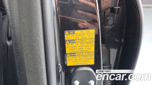 Genesis G90 2019 — photo 18