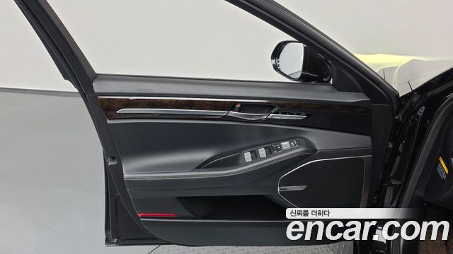 Genesis G90 2019 — photo 14