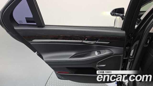 Genesis G90 2019 — photo 15