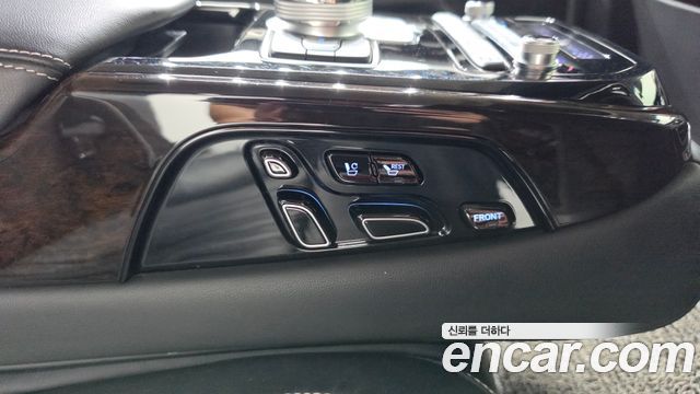Genesis G90 2019 — photo 28