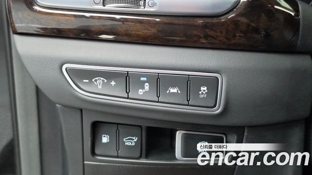 Genesis G90 2019 — photo 30