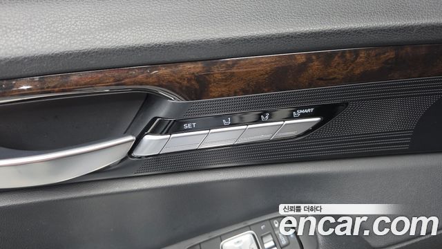 Genesis G90 2019 — photo 33
