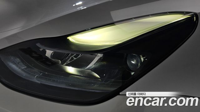 Tesla Model Y 2024 — photo 8