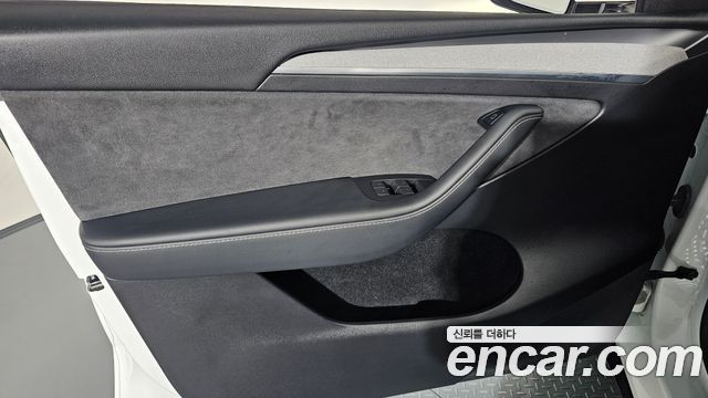 Tesla Model Y 2024 — photo 14