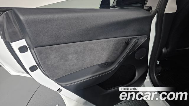 Tesla Model Y 2024 — photo 15
