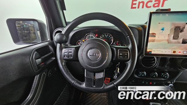 Jeep Wrangler 2017 — photo 12