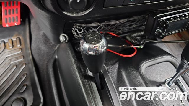 Jeep Wrangler 2017 — photo 16