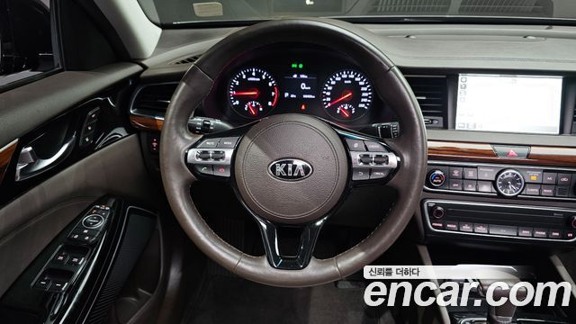 Kia K7 2016 — photo 12