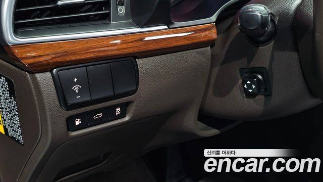 Kia K7 2016 — photo 16
