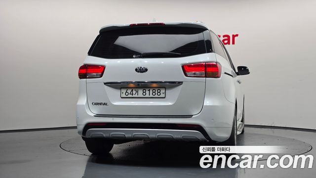 Kia Canival 2015 — photo 4