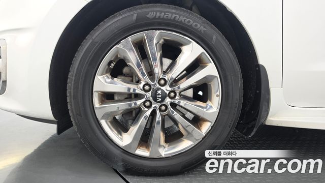 Kia Canival 2015 — photo 5