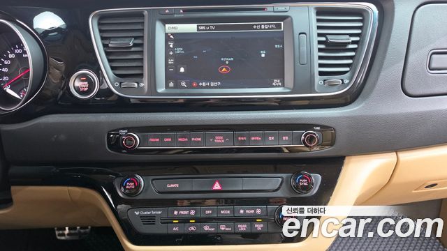 Kia Canival 2015 — photo 19