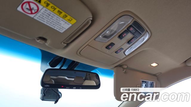 Kia Canival 2015 — photo 24