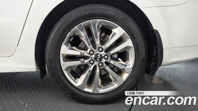 Kia Canival 2015 — photo 7