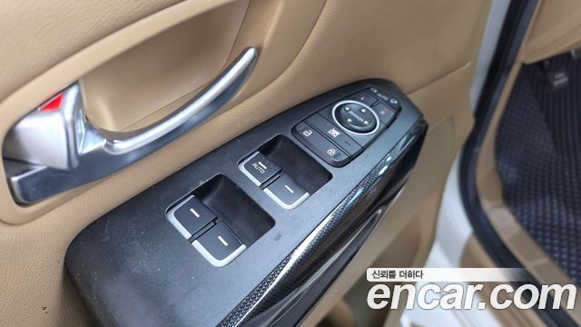 Kia Canival 2015 — photo 27