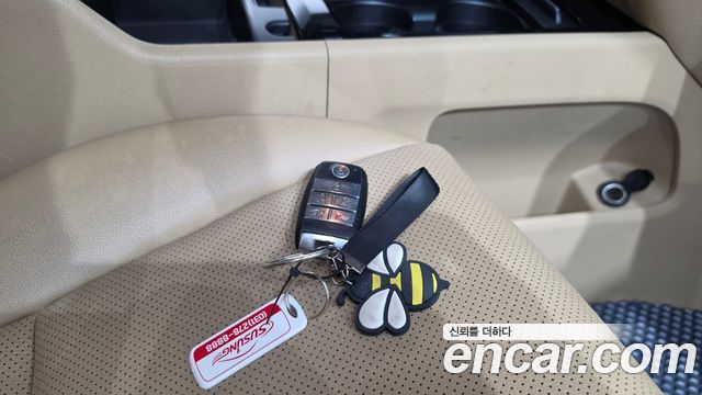 Kia Canival 2015 — photo 28
