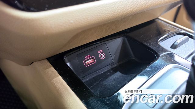 Kia Canival 2015 — photo 30