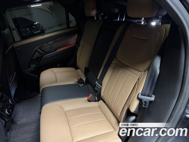 Land Rover Range Rover Sport 2023 — photo 8